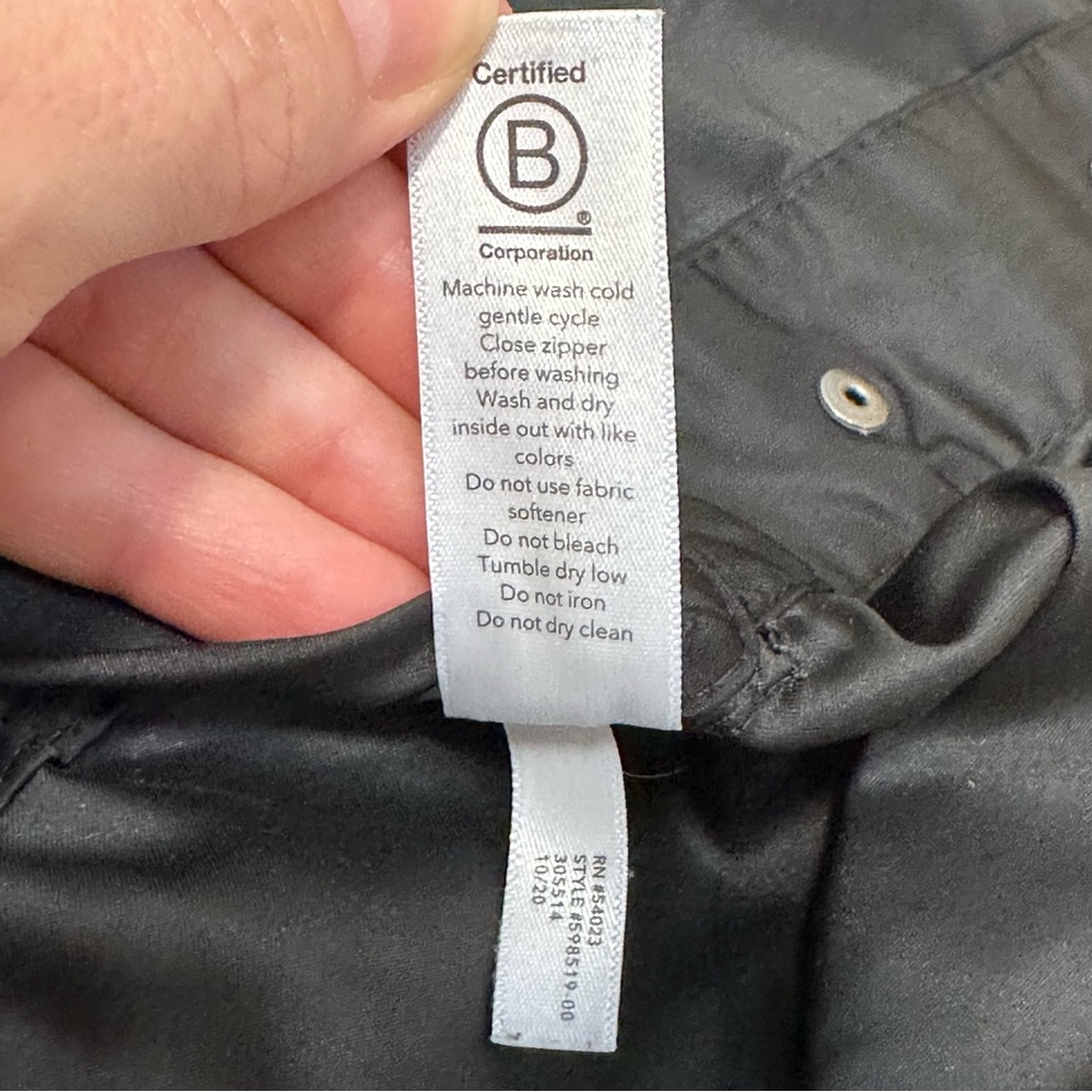 Athleta Escape black lightweight cinched long jacket, size XL - Picture 12 of 13